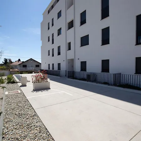 公寓 Ag With Balcony And Garage 扎达尔