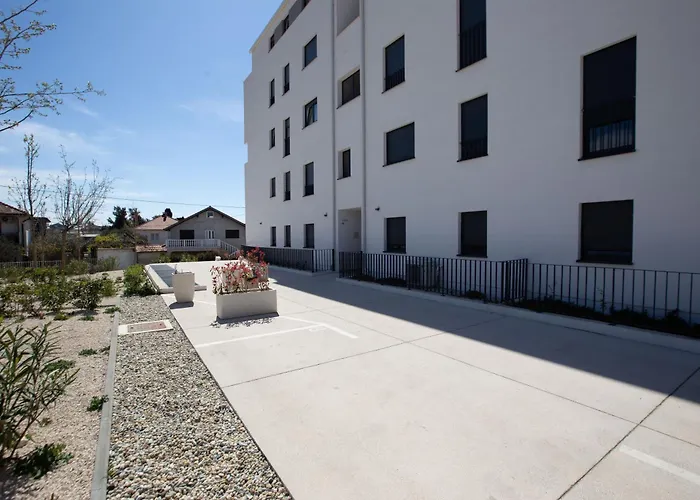 公寓 Ag With Balcony And Garage 扎达尔