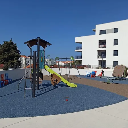 Ag With Balcony And Garage شقة زادار