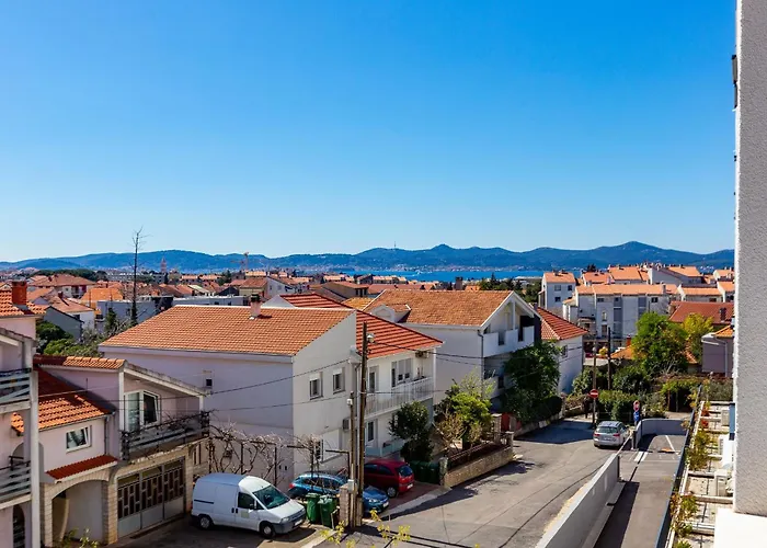 شقة Ag With Balcony And Garage *