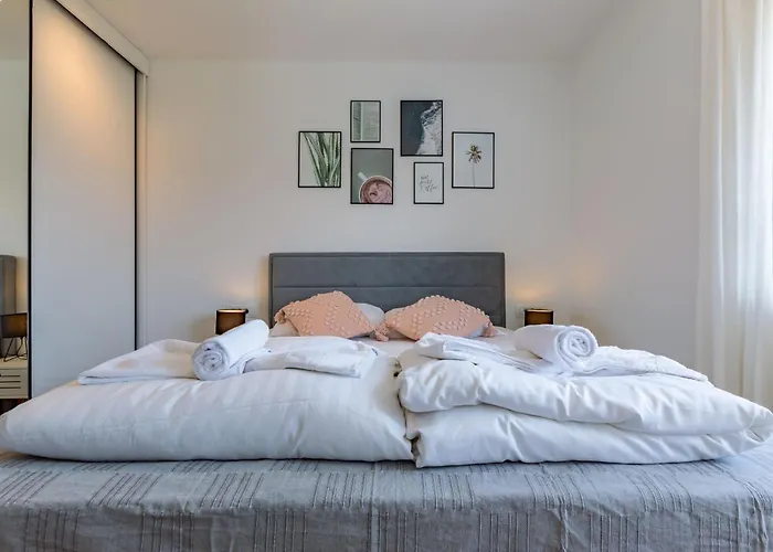 شقة Ag With Balcony And Garage