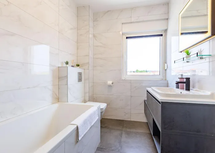 شقة Ag With Balcony And Garage