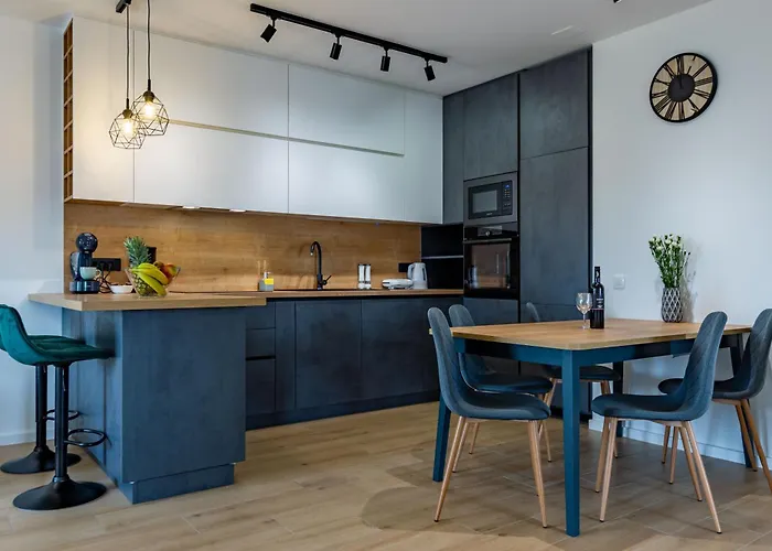 Ag With Balcony And Garage شقة زادار